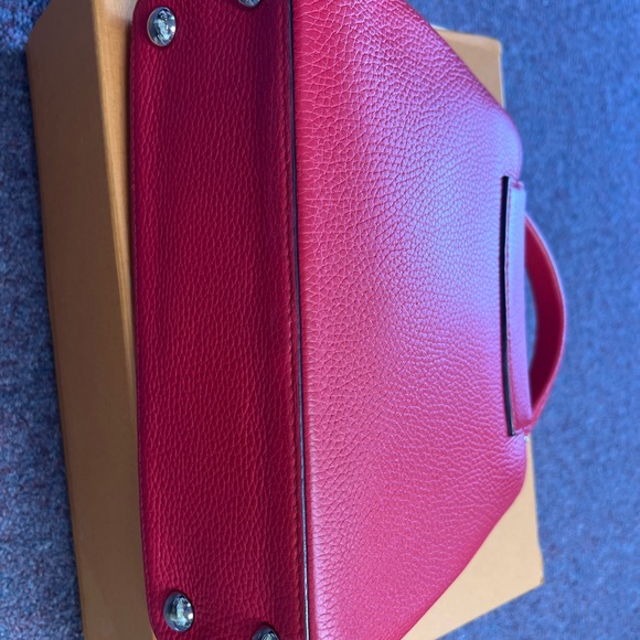 Louis Vuitton Taurillon Capucines BB Rubis - Picture 4 of 9